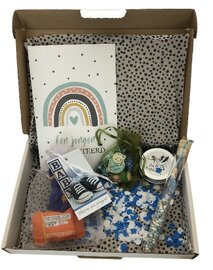 Brievenbusdoosje  Een jongen gefeliciteerd - Cadeaupakket voor geboorte