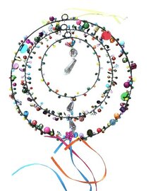 Metalen cirkel met pailletten en kralen - decoratieve metalen hanger