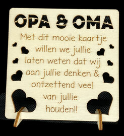Houten wenskaart Opa en Oma met pootjes en envelop van blank hout