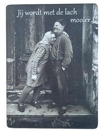 Bordje Jij wordt met de lach mooier - houten decoratie