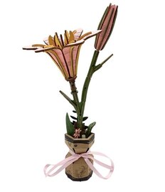 DIY houten roze lelie met kartonnen vaasje constructieset