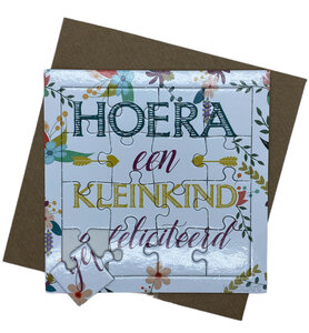Hoera een kleinkind, gefeliciteerd (puzzelkaart) Hoera een kleinkind, gefeliciteerd (puzzelkaart)
