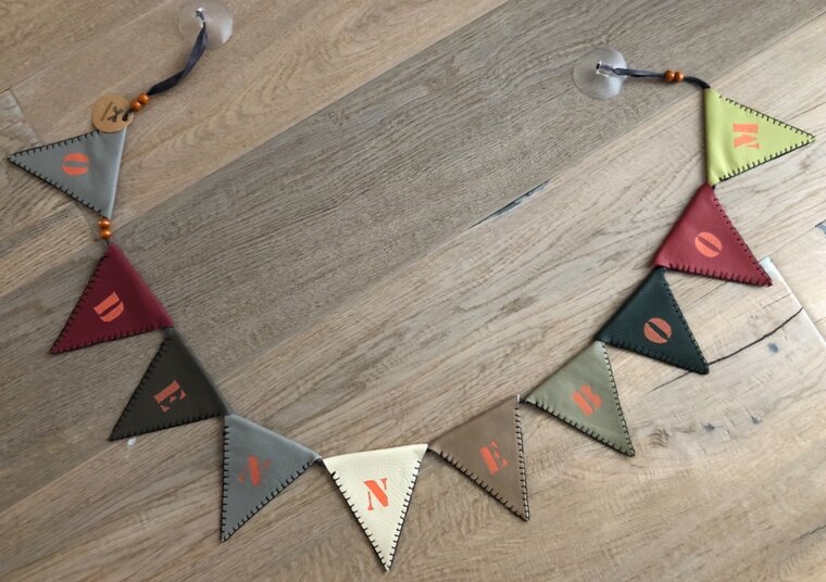 Kerstslinger van leer - O denneboom OP=OP